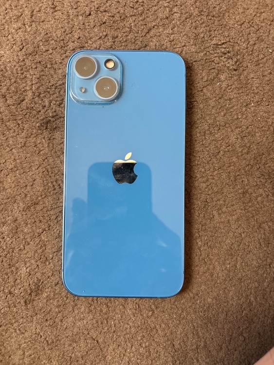 iPhone iPhone 13 128GB au（スマホ）の商品画像 - 査定依頼日：2026年7月20日 - 最高査定価格：35,500円