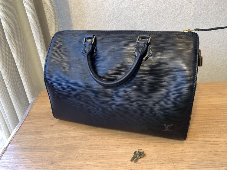 ルイヴィトン　エピ柄（ブランドバッグ）の商品画像 - 査定依頼日：2022年1月9日 - 最高査定価格：35,000円