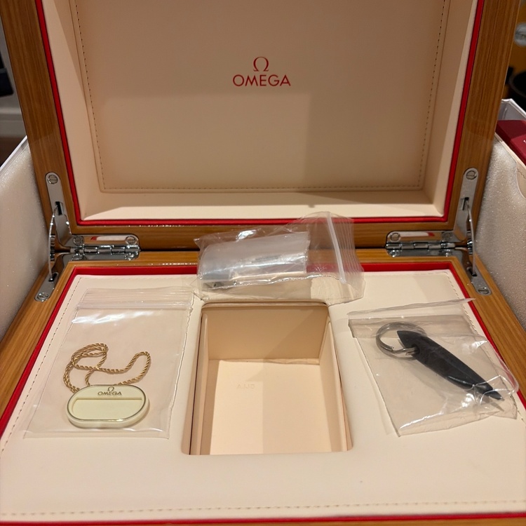 オメガ スピードマスター （高級時計）の商品画像 - 査定依頼日：2026年4月7日 - 最高査定価格：440,000円