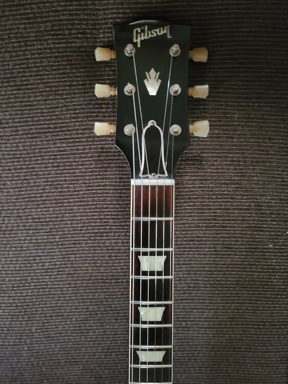 GIBSON CUSTOM SHOP SG VOS（ピアノ・楽器・PA機材）の商品画像 - 査定依頼日：2026年7月5日 - 最高査定価格：300,000円