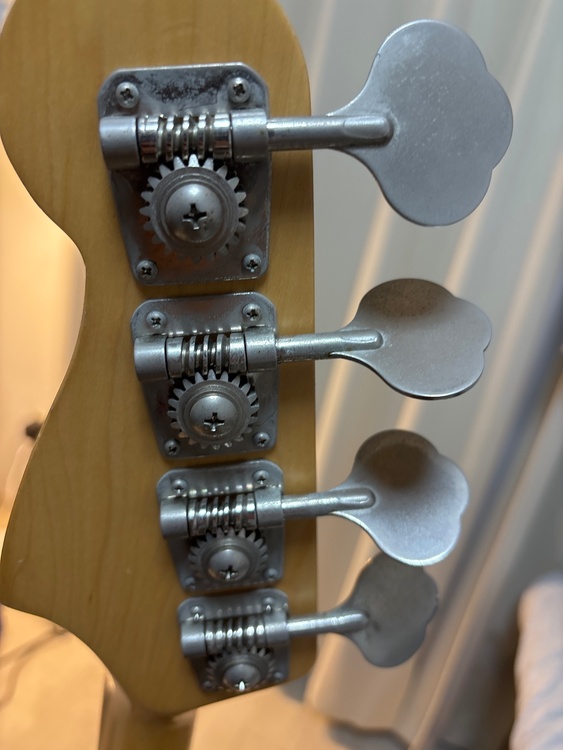 fender standard jazz bass（ピアノ・楽器・PA機材）の商品画像 - 査定依頼日：2026年7月13日 - 最高査定価格：35,000円