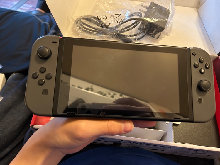 Switch（ゲーム機本体・ゲームソフト）の商品画像 - 査定依頼日：2026年4月13日 - 最高査定価格：12,500円