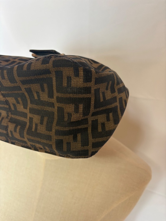 フェンディ  （ブランドバッグ）の商品画像 - 査定依頼日：2026年3月1日 - 最高査定価格：85,000円