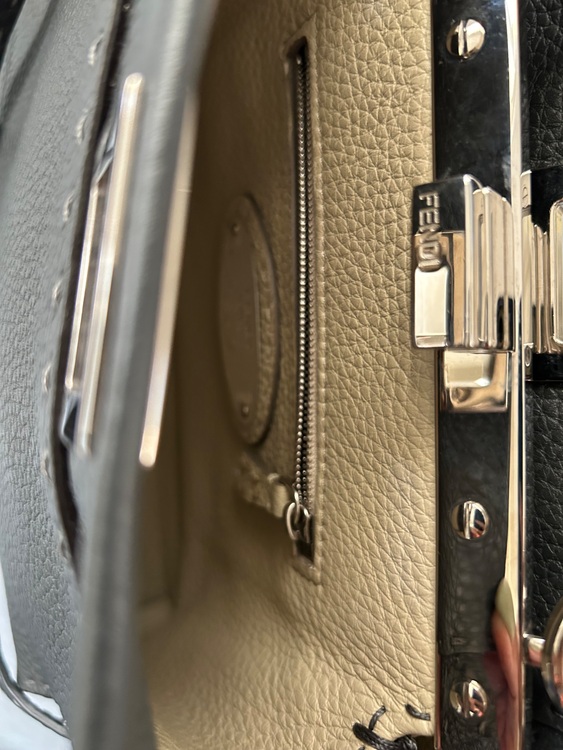 型番：8BN244 シリアル：N49-56-20213（ブランドバッグ）の商品画像 - 査定依頼日：2025年9月15日 - 最高査定価格：240,000円