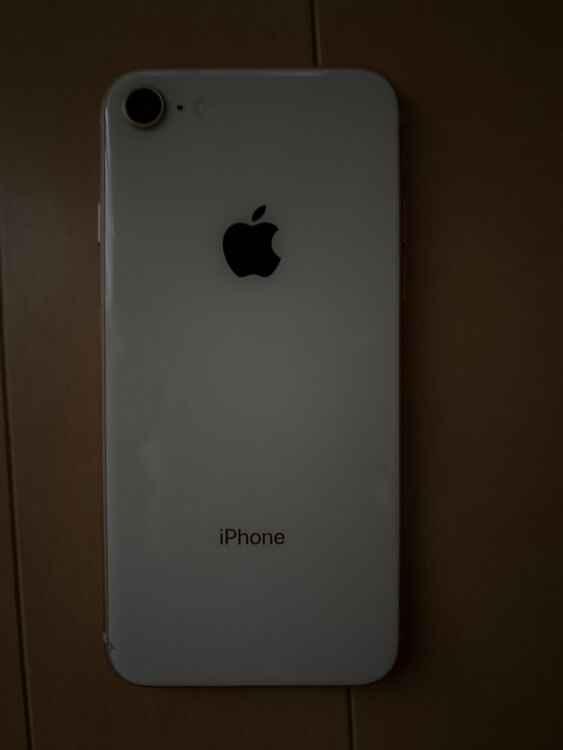 iPhone8（スマホ）の商品画像 - 査定依頼日：2025年3月2日 - 最高査定価格：8,000円