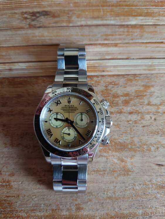 ロレックス デイトナ （高級時計）の商品画像 - 査定依頼日：2024年12月22日 - 最高査定価格：6,000,000円