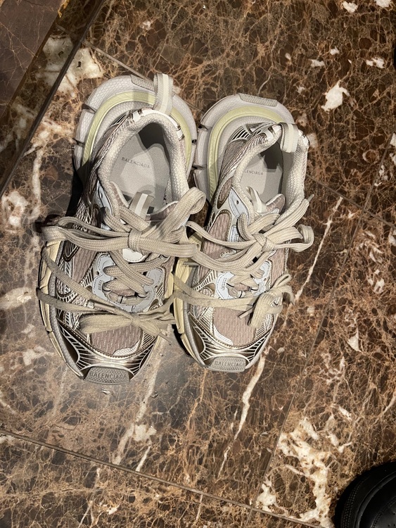 バレンシアガ  （ブランドバッグ）の商品画像 - 査定依頼日：2025年8月6日 - 最高査定価格：70,000円