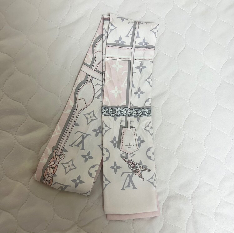 ルイ・ヴィトン バンドー モノグラム コンフィデンシャル（古着・ファッション）の商品画像 - 査定依頼日：2025年5月10日 - 最高査定価格：10,000円