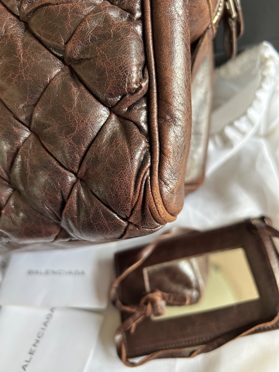 ボックス型マトラッセ（ブランドバッグ）の商品画像 - 査定依頼日：2025年6月20日 - 最高査定価格：50,000円