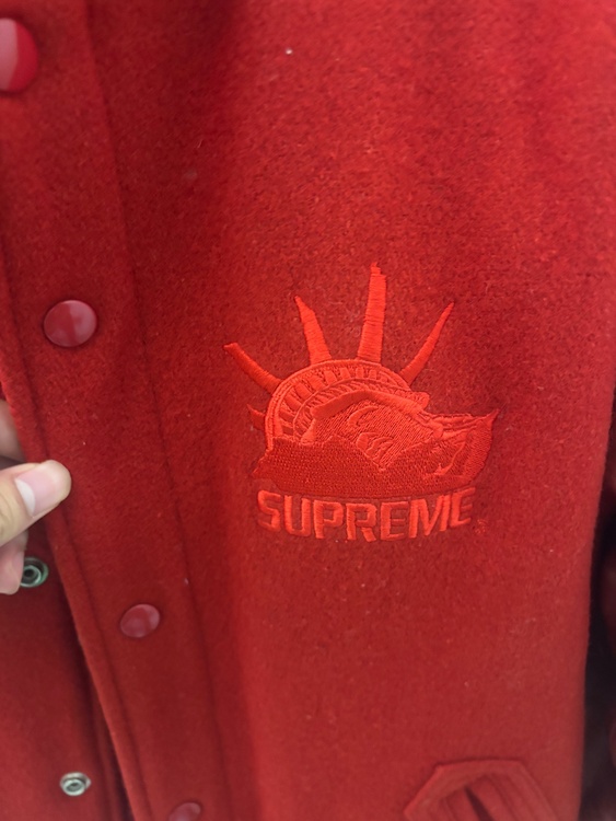 Supreme Varsity Jacketバーシティジャケット 自由の女神（古着・ファッション）の商品画像 - 査定依頼日：2026年8月19日 - 最高査定価格：30,000円