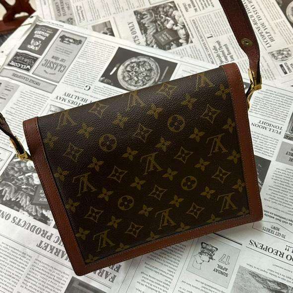 サックドフィーヌ（ブランドバッグ）の商品画像 - 査定依頼日：2025年3月31日 - 最高査定価格：87,000円