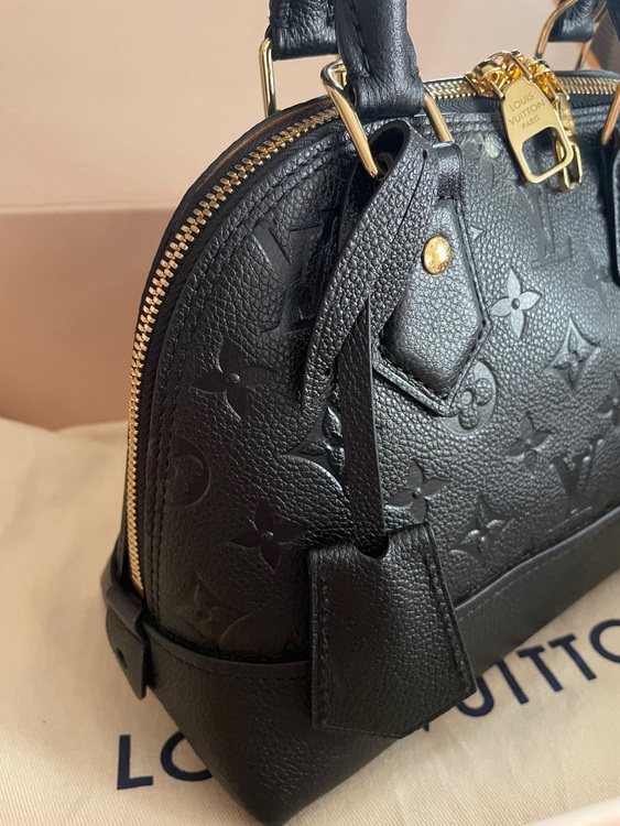 ルイヴィトン アルマ （ブランドバッグ）の商品画像 - 査定依頼日：2025年7月15日 - 最高査定価格：250,000円