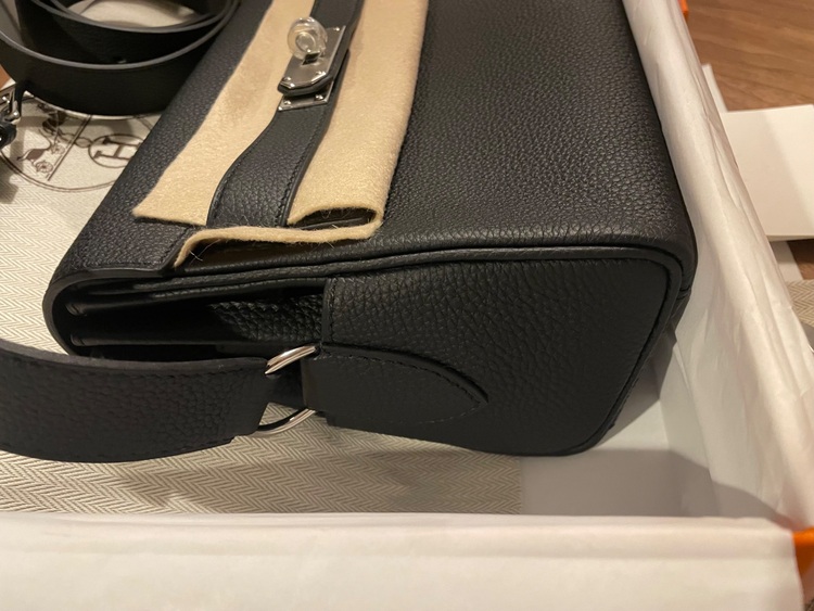 ケリーメッセンジャー（ブランドバッグ）の商品画像 - 査定依頼日：2025年11月30日 - 最高査定価格：1,700,000円