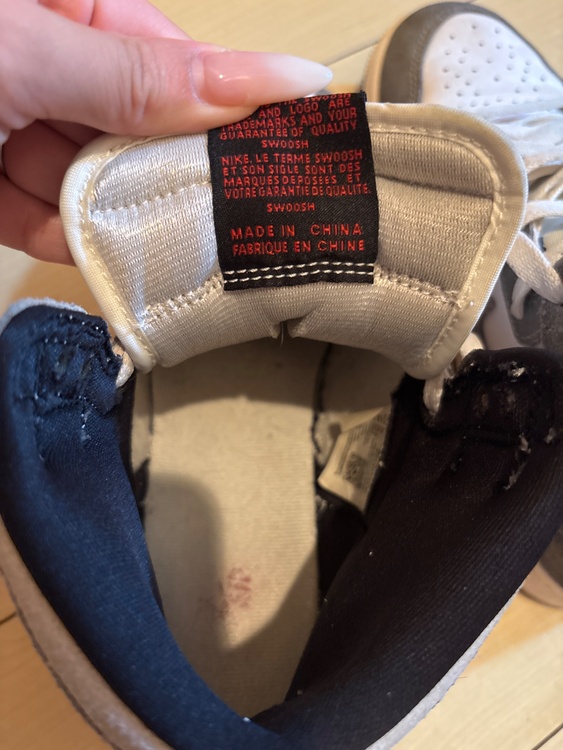 NIKE AIR JORDAN RETRO HIGH OG GS FD1437 051（古着・ファッション）の商品画像 - 査定依頼日：2026年9月25日 - 最高査定価格：2,500円