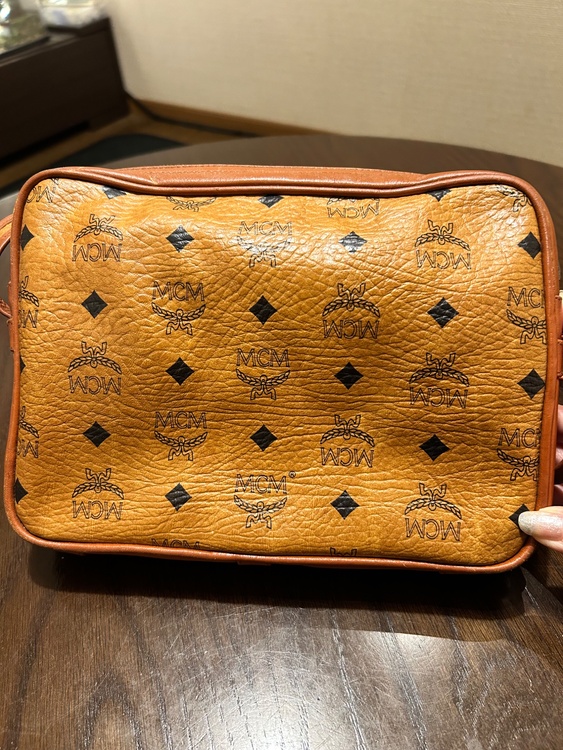 MCMショルダーバッグ（ブランドバッグ）の商品画像 - 査定依頼日：2026年3月3日 - 最高査定価格：2,000円