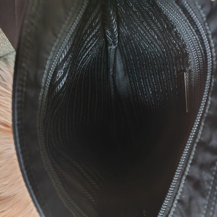 プラダ（ブランドバッグ）の商品画像 - 査定依頼日：2025年11月15日 - 最高査定価格：15,000円