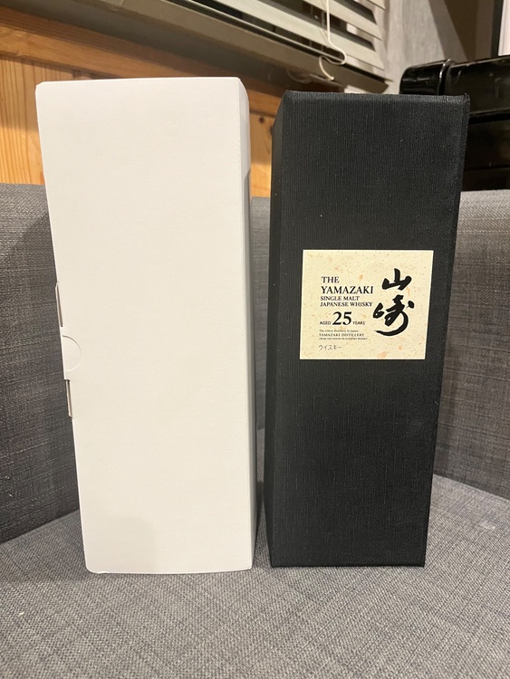 ウイスキー サントリー山崎 （お酒）の商品画像 - 査定依頼日：2026年4月19日 - 最高査定価格：830,000円