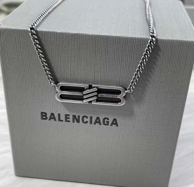 バレンシアガ  （ブランドバッグ）の商品画像 - 査定依頼日：2025年9月30日 - 最高査定価格：23,000円