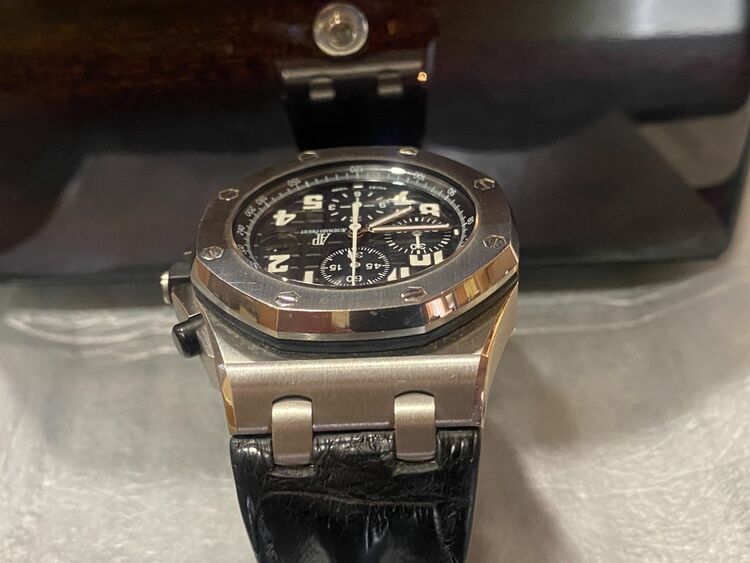 オーデマピゲ ロイヤルオークオフショア  25721st.oo.1000st.08.a（高級時計）の商品画像 - 査定依頼日：2025年6月28日 - 最高査定価格：3,050,000円