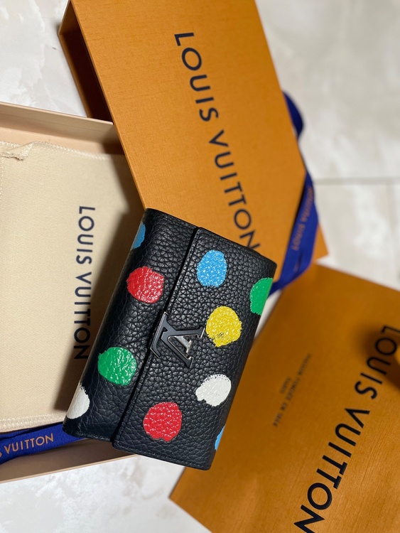 M81963　ルイヴィトンヤヨイ クサマ  ポルトフォイユ  カプシーヌ コンパ（ブランド財布・小物）の商品画像 - 査定依頼日：2025年12月24日 - 最高査定価格：18,000円