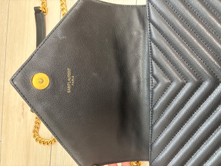 イブサンローラン  （ブランドバッグ）の商品画像 - 査定依頼日：2025年9月22日 - 最高査定価格：160,000円