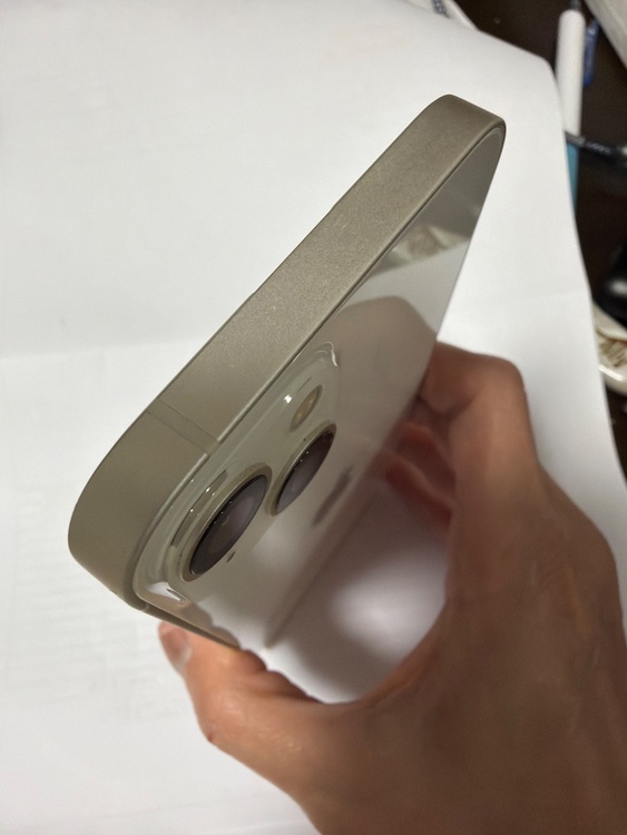 iPhone 13 128GB docomo（スマホ）の商品画像 - 査定依頼日：2026年4月4日 - 最高査定価格：28,000円