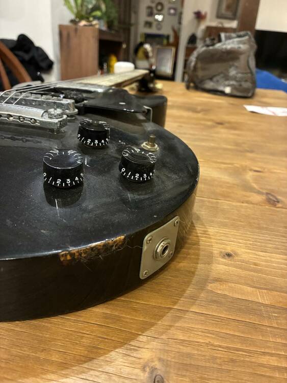 Les Paul Studio（ピアノ・楽器・PA機材）の商品画像 - 査定依頼日：2026年2月19日 - 最高査定価格：30,000円