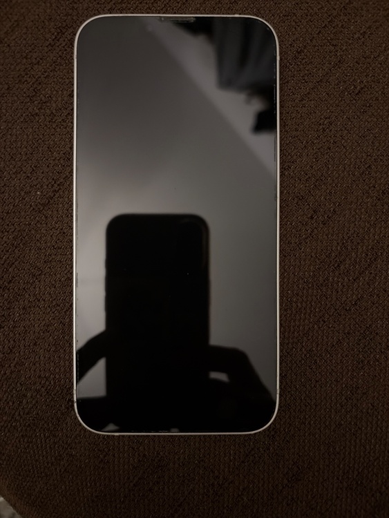 iPhone 13 128GB au（スマホ）の商品画像 - 査定依頼日：2026年5月1日 - 最高査定価格：28,000円