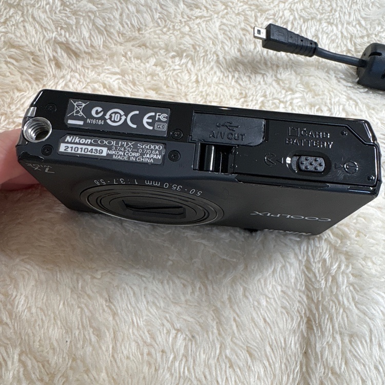 Nikon COOLPIX S6000（カメラ）の商品画像 - 査定依頼日：2026年7月25日 - 最高査定価格：5,000円