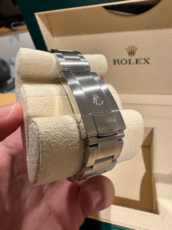 ロレックス パーペチュアル 12600（高級時計）の商品画像 - 査定依頼日：2025年10月4日 - 最高査定価格：1,100,000円