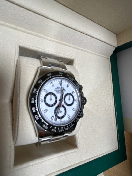 デイトナ白文字盤（高級時計）の商品画像 - 査定依頼日：2025年3月18日 - 最高査定価格：4,650,000円