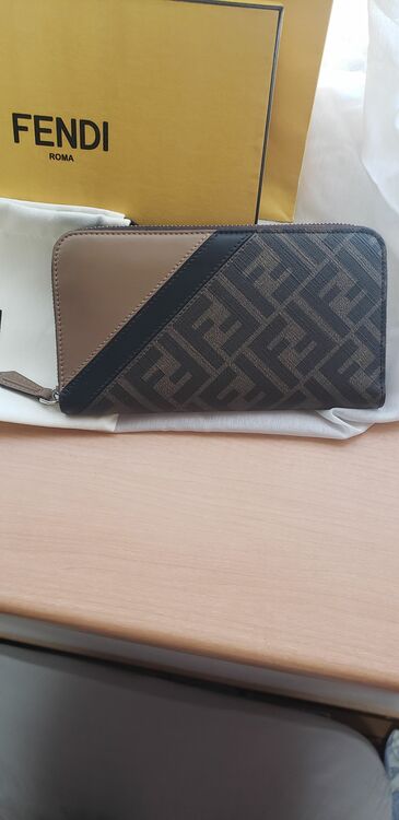フェンディ  （ブランドバッグ）の商品画像 - 査定依頼日：2025年10月14日 - 最高査定価格：35,000円