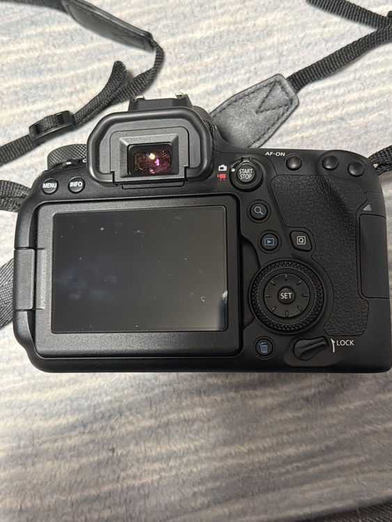 6D MarkⅡ（カメラ）の商品画像 - 査定依頼日：2026年5月28日 - 最高査定価格：61,100円