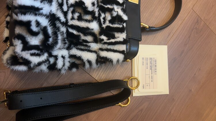 フェンディ  （ブランドバッグ）の商品画像 - 査定依頼日：2025年2月20日 - 最高査定価格：125,000円