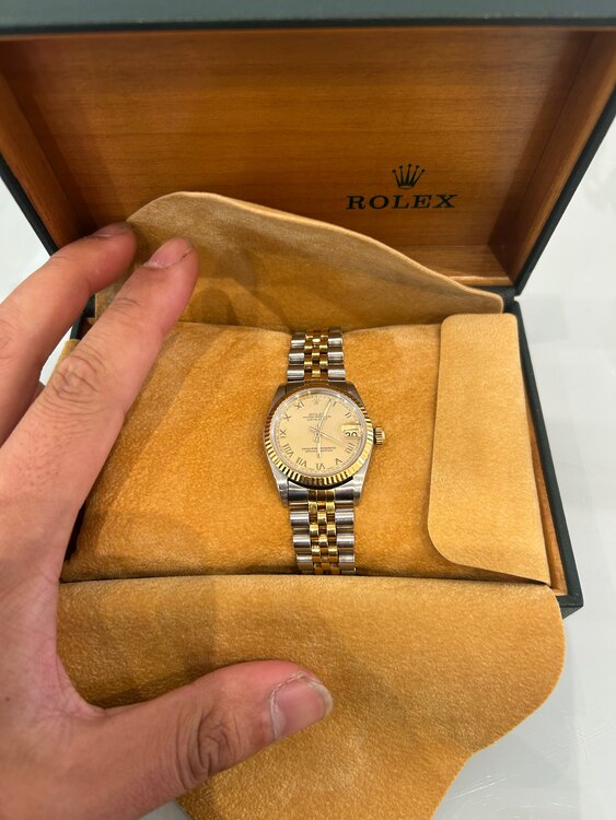 ロレックス デイトジャスト 6827（高級時計）の商品画像 - 査定依頼日：2025年3月5日 - 最高査定価格：810,000円