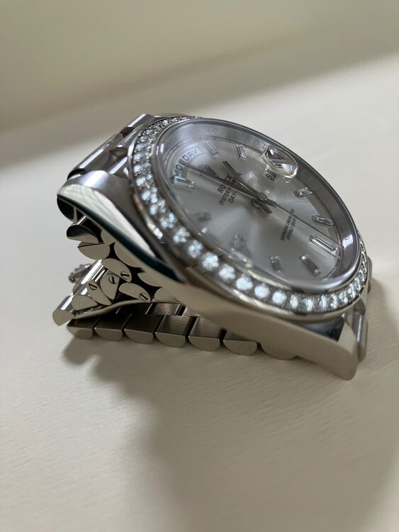 ロレックス デイデイト 228349rbq（高級時計）の商品画像 - 査定依頼日：2025年4月25日 - 最高査定価格：7,000,000円