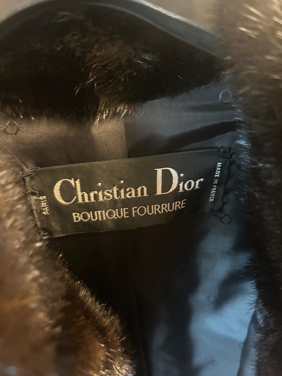 DIOR 毛皮 コート（古着・ファッション）の商品画像 - 査定依頼日：2025年11月17日 - 最高査定価格：50,000円