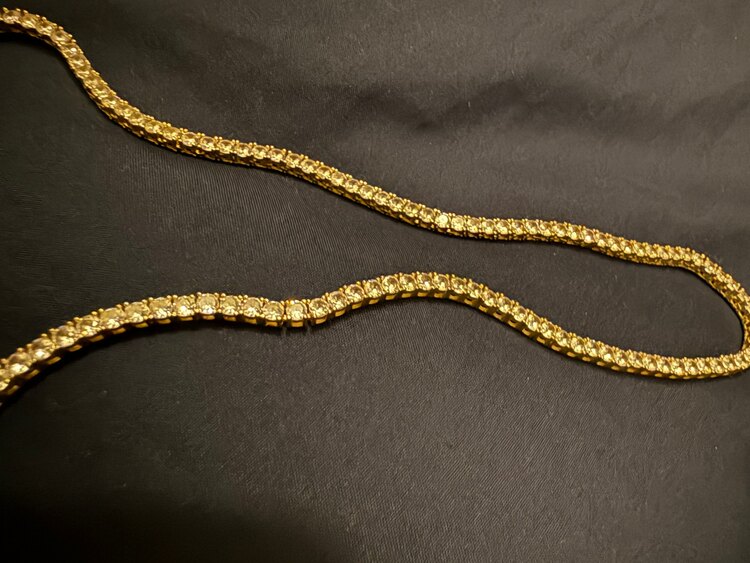 ダイヤと金のネックレス（金・貴金属）の商品画像 - 査定依頼日：2025年4月9日 - 最高査定価格：1,200,000円