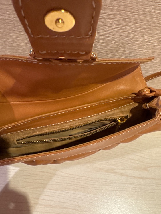 CELINE レザー ワンショルダーバッグ ブラウン ハンドバッグ（ブランドバッグ）の商品画像 - 査定依頼日：2026年9月21日 - 最高査定価格：40,000円
