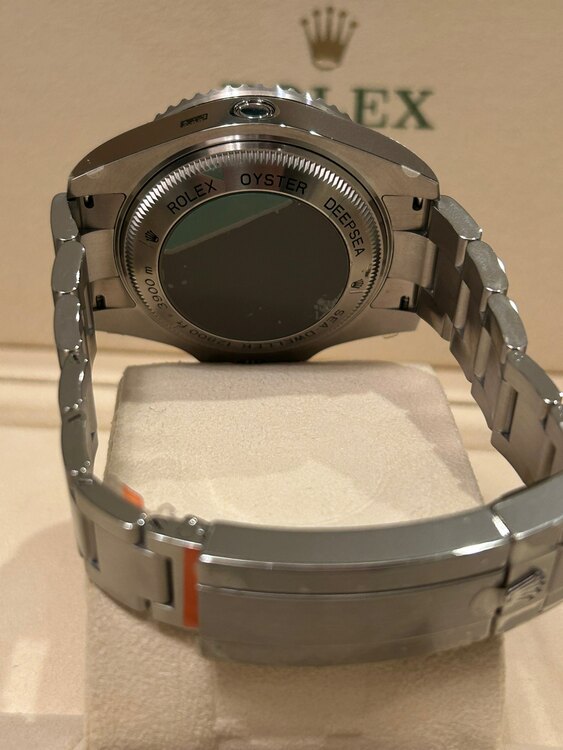 ロレックス シードゥエラー 116660（高級時計）の商品画像 - 査定依頼日：2025年4月21日 - 最高査定価格：1,750,000円