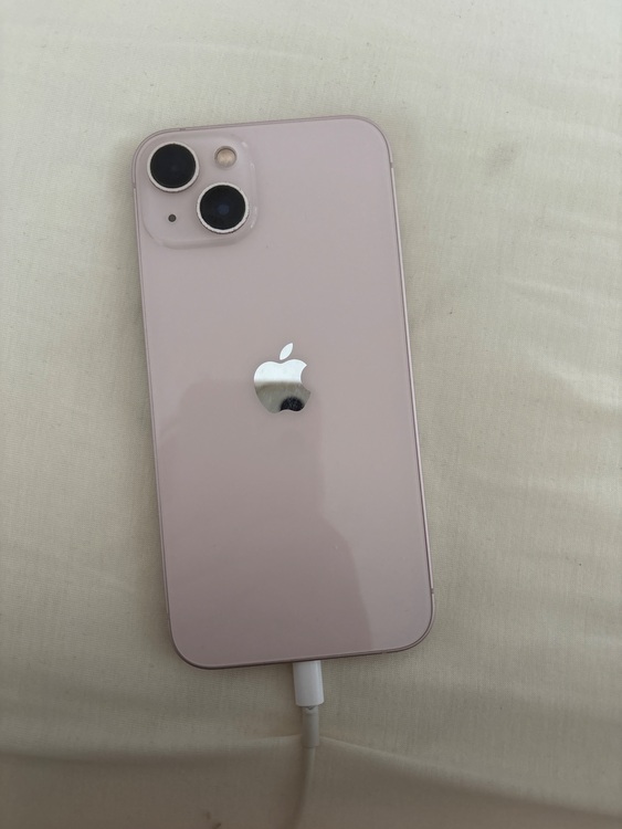 iPhone 13 128GB docomo（スマホ）の商品画像 - 査定依頼日：2025年6月7日 - 最高査定価格：28,000円