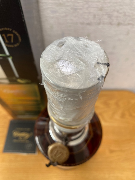 サントリーウイスキー　センチュリー17年　700ml 43%（お酒）の商品画像 - 査定依頼日：2025年8月19日 - 最高査定価格：20,000円