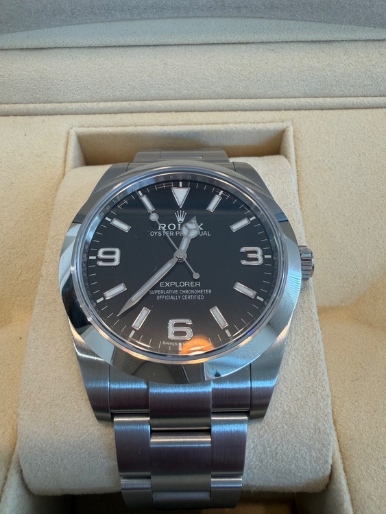 ロレックス エクスプローラー 21427（高級時計）の商品画像 - 査定依頼日：2026年2月26日 - 最高査定価格：1,300,000円