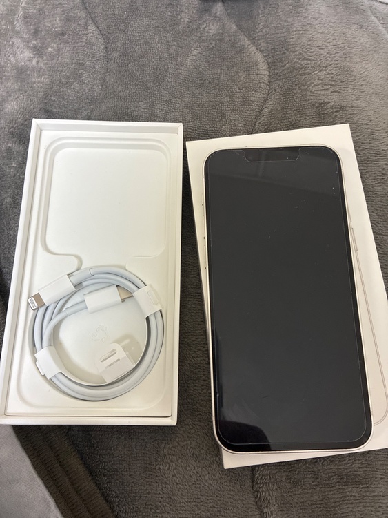 iPhone 13 mini 128GB SIMフリー（スマホ）の商品画像 - 査定依頼日：2026年3月20日 - 最高査定価格：18,000円