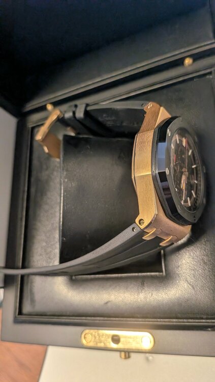 オーデマピゲ ロイヤルオークオフショア （高級時計）の商品画像 - 査定依頼日：2026年2月28日 - 最高査定価格：6,050,000円