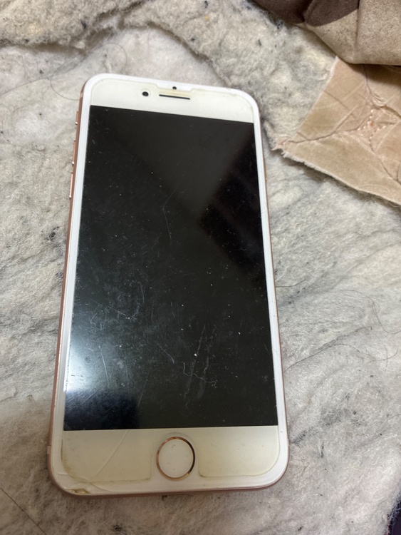 iPhone8（スマホ）の商品画像 - 査定依頼日：2026年3月17日 - 最高査定価格：4,000円