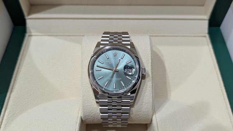 126200（高級時計）の商品画像 - 査定依頼日：2026年2月15日 - 最高査定価格：1,550,000円