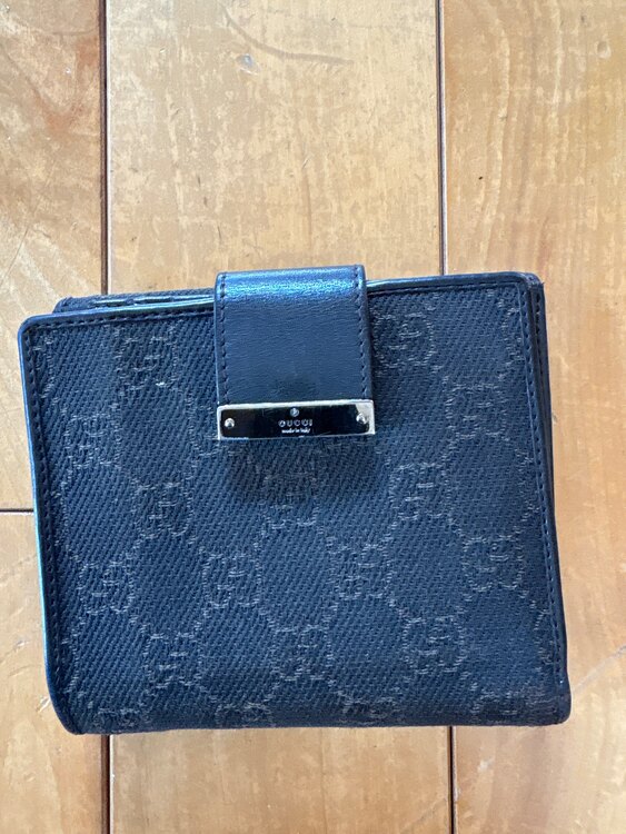 財布（ブランド財布・小物）の商品画像 - 査定依頼日：2025年5月23日 - 最高査定価格：3,000円