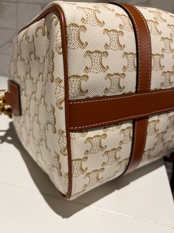 ボストンバッグ トリオンフ キャンバス ハンド ショルダー バッグ 19037 （ブランドバッグ）の商品画像 - 査定依頼日：2023年6月5日 - 最高査定価格：200,000円