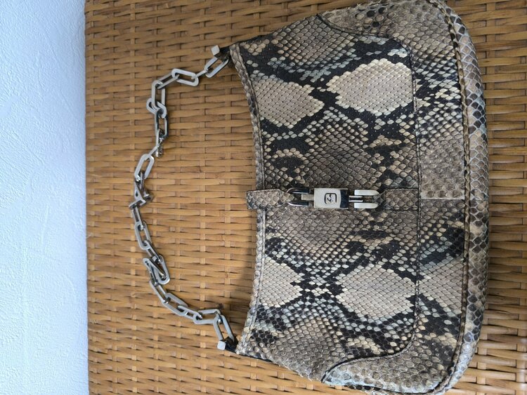 ジャッキー・パイソン ワンショルダーバッグ（トム・フォード期001-4032）（ブランドバッグ）の商品画像 - 査定依頼日：2026年4月5日 - 最高査定価格：110,000円